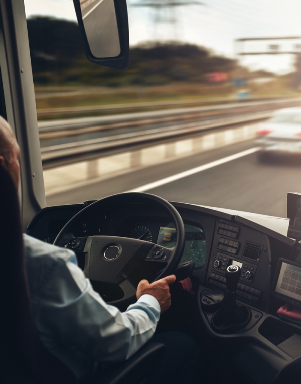 Busfahrt auf der Autobahn